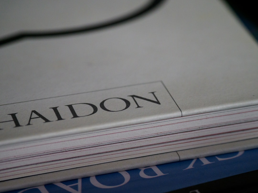 pflegehinweise für philodendron: tipps zur bewässerung, lichtbedarf und optimale bedingungen für gesundes wachstum.
